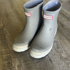 Hunter Short Rain Boots in Gray with Red Logo Trim